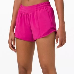 Lululemon Hotty Hot Low-Rise Lined Short 4" Sz 10 😍